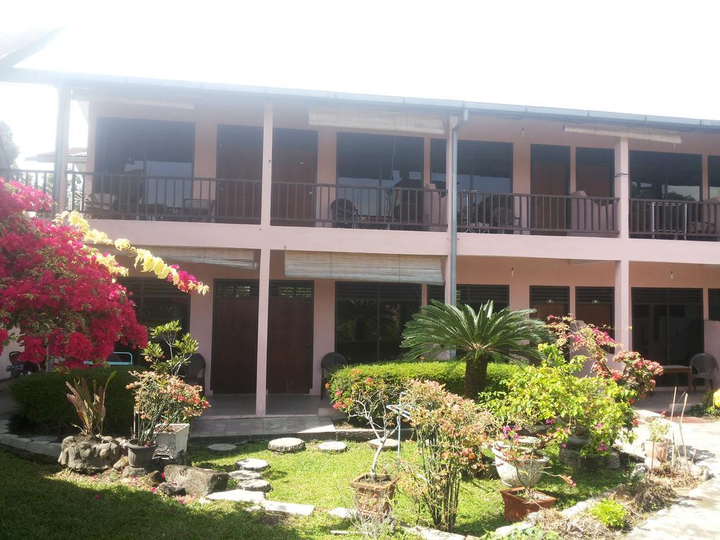 Bernard Guest House & Resto Redpartner Ambarita Zewnętrze zdjęcie